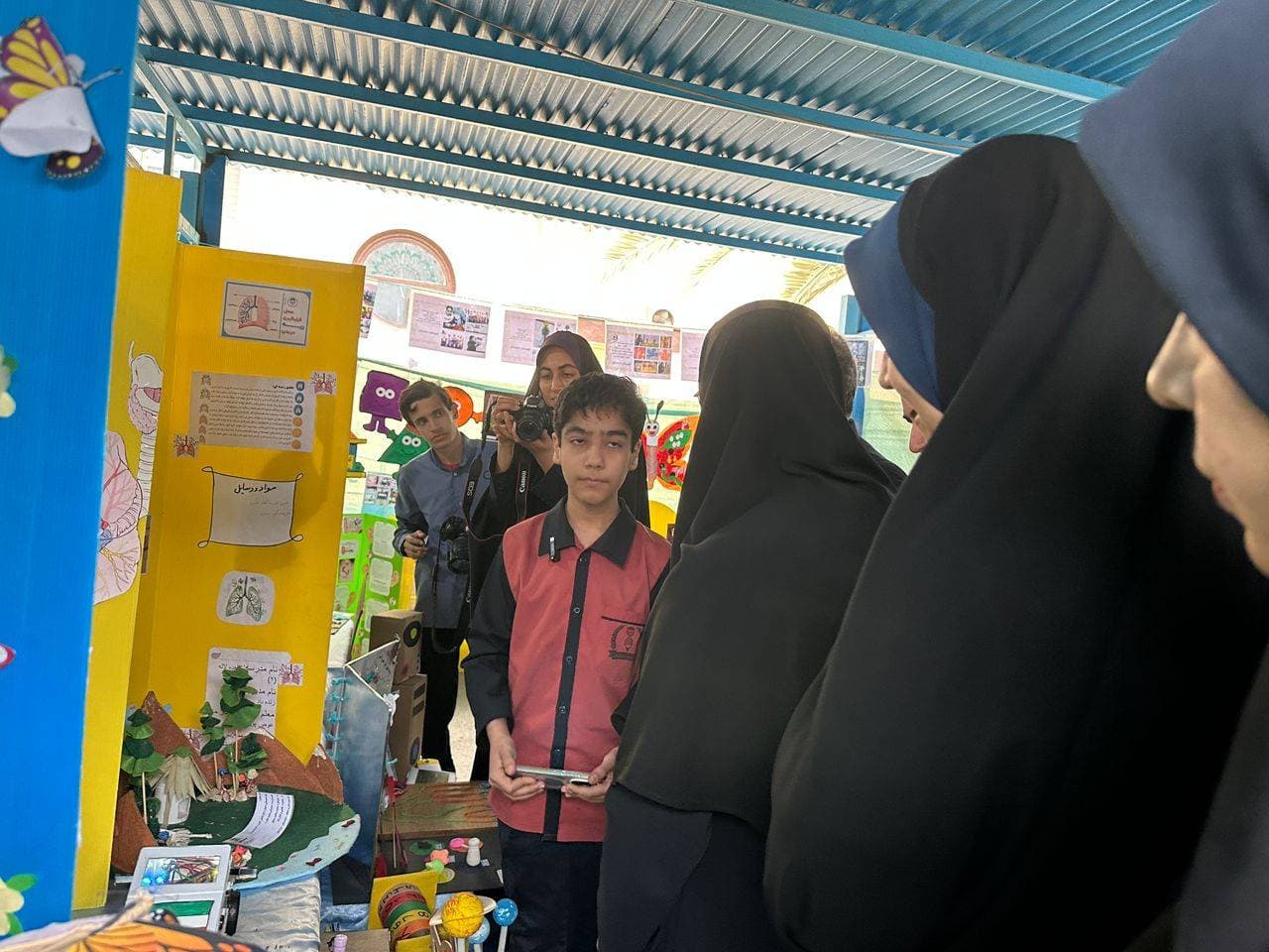 دیدار حسین مصدق دانش آموز مبتکر و خلاق پایه ششم سرای دانش با معاون وزیر آموزش و پرورش خانم دکتر حکیم زاده👌😊