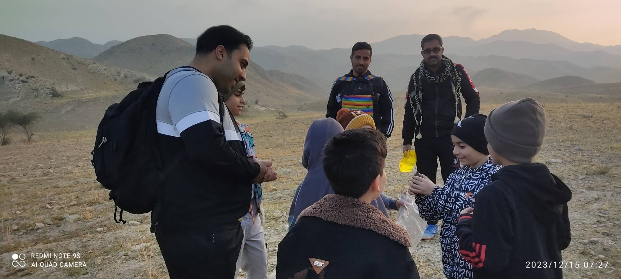 کوهنوردی همراه با خانواده دانش اموزان در یک روز تعطیلی ایجاد نشاط، صمیمیت و همدلی👌🥰